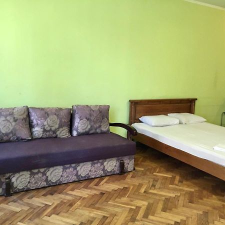 Svobody, Apartments Near The Opera Lviv Bagian luar foto
