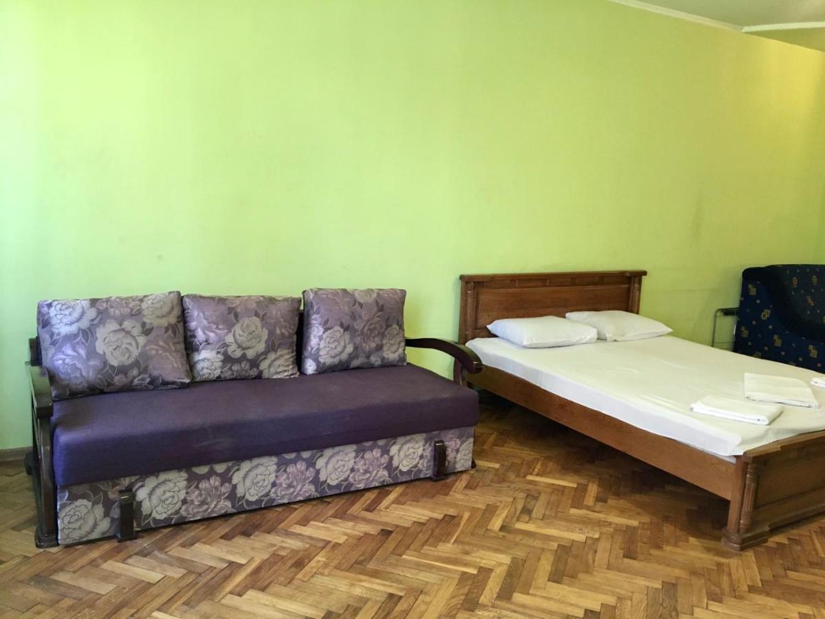 Svobody, Apartments Near The Opera Lviv Bagian luar foto